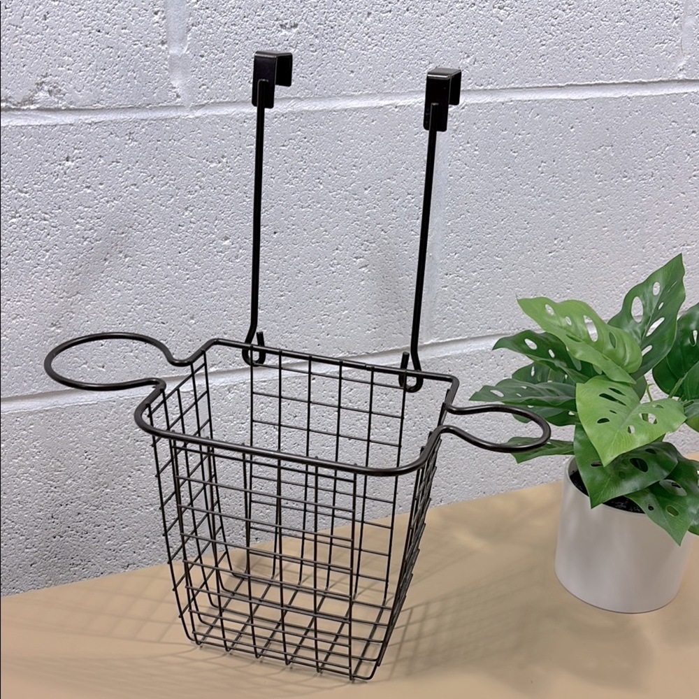 Black Wire Hanging Basket for hair tools​